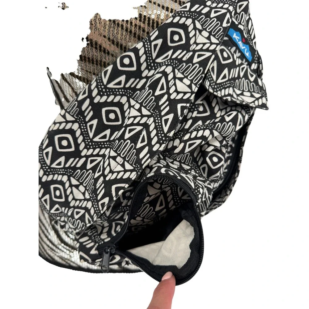 KAVU Rope Bag Black White Geometric Tribal Canvas Sling Crossbody Backpack - Picture 4 of 8